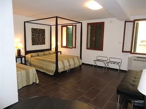 Hotel Mignon Venice 3*,  Italy