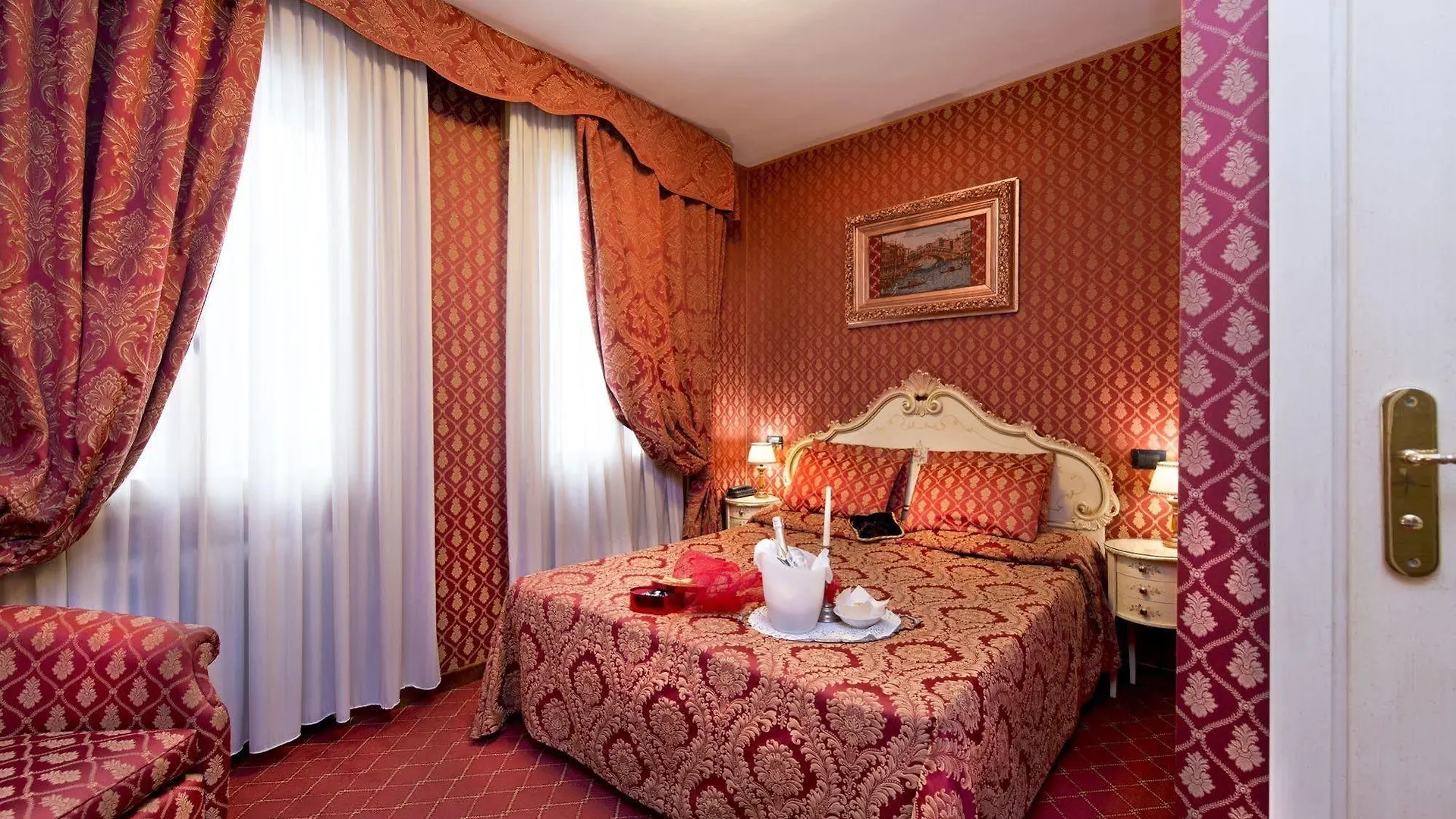 Hotel Mignon Venecia 3*,