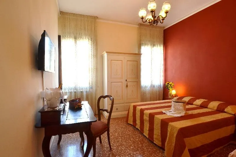 Hotel Mignon Venecia 3*,