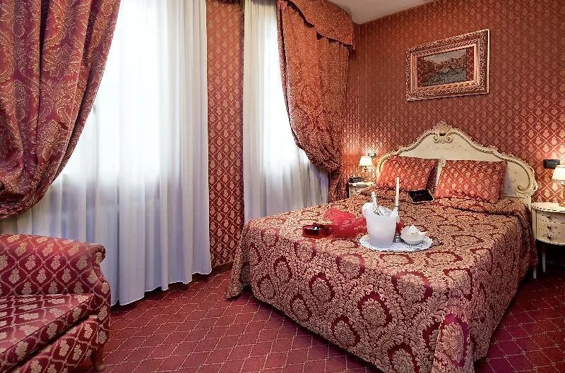 Hotel Mignon Venice 3*,  Italy